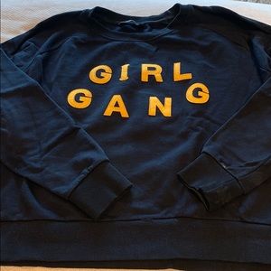 Adorable!Navy blue sweater Yellow text “girl gang”
